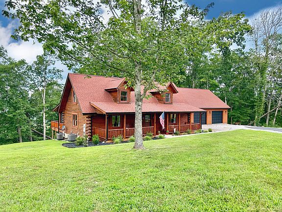 3rd image of 396 Laurel Wood Dr