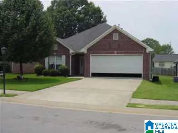 721 Salters Dr, Hueytown, AL 35023