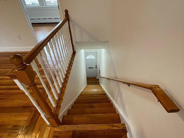 641 Bainbridge St #B — Photo 3