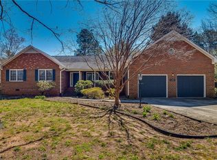 4208 Oakcliffe Rd, Greensboro, NC 27406