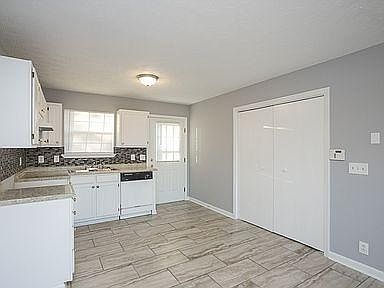 2nd image of 1331 Rains Ave