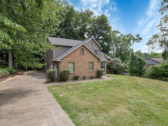 5th image of 1284 Normandy Dr