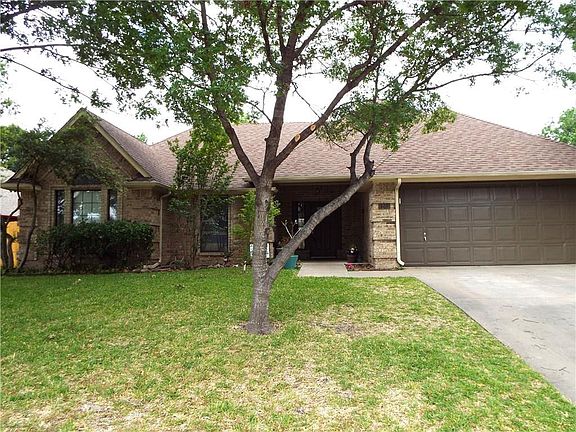 4th image of 1209 Downwood Dr