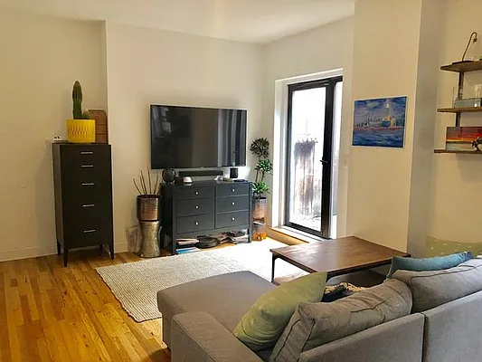 Rented by Buchbinder & Warren | media 25