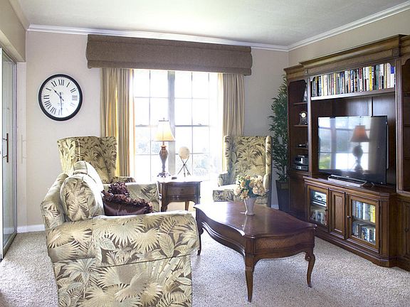 04_living-room2_5510 Tamberlane Circle #