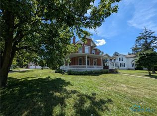 147 E Water St, Oak Harbor, OH 43449