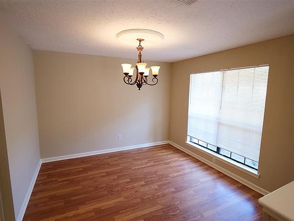 4th image of 2111 Old Dixie Dr
