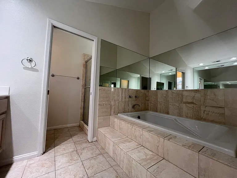 2433 Oneida St #1 — Photo 39