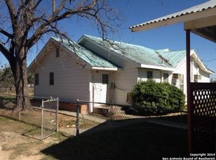 482 Crawford Rd, Carrizo Springs, TX 78834