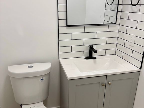 5th image of 410 Abert Ave #412