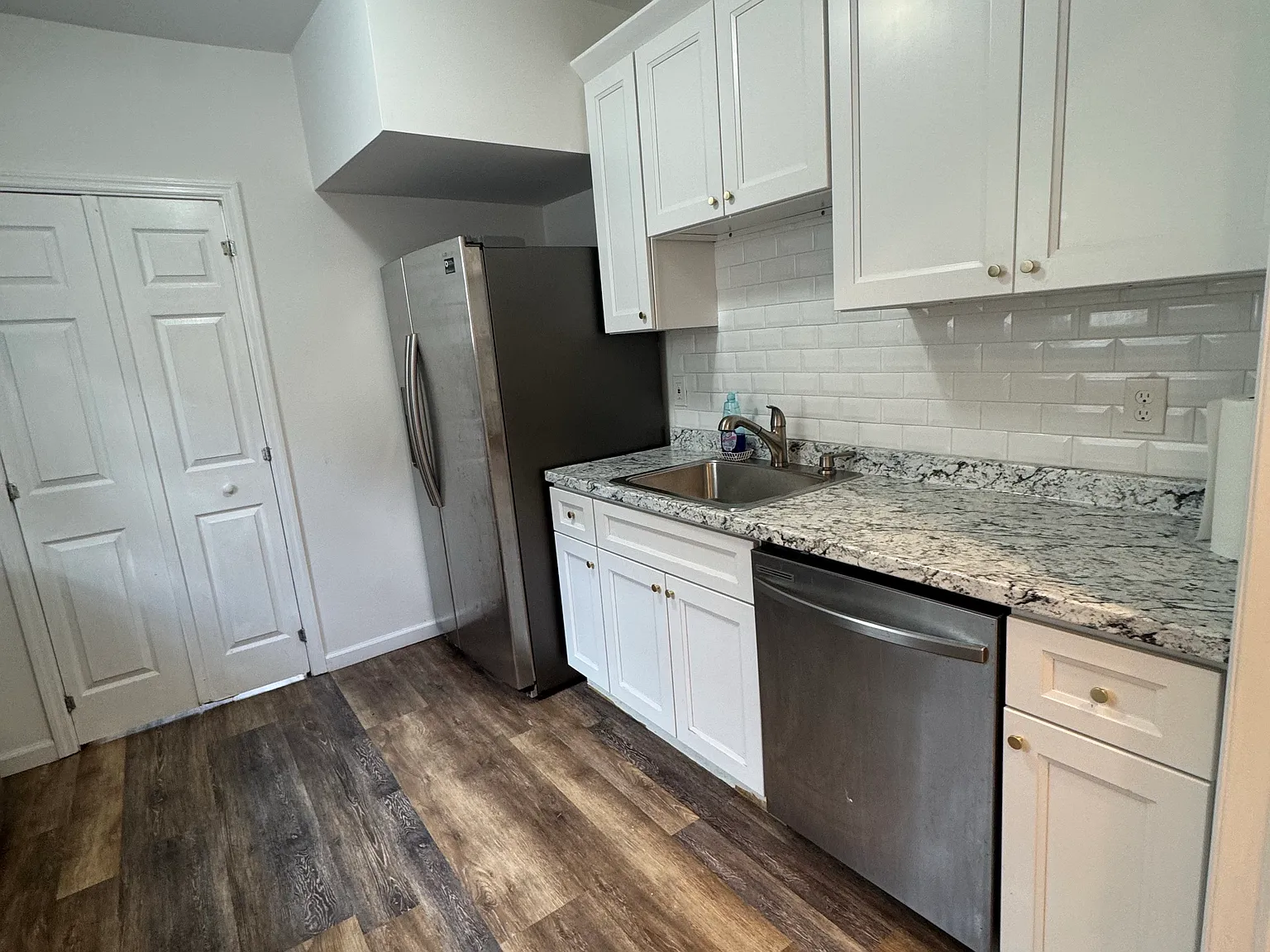 3 bed, 1.5 bath, $2,950 — Photo 4