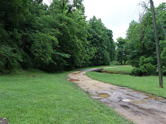 4th image of 833 Neal Gap Rd