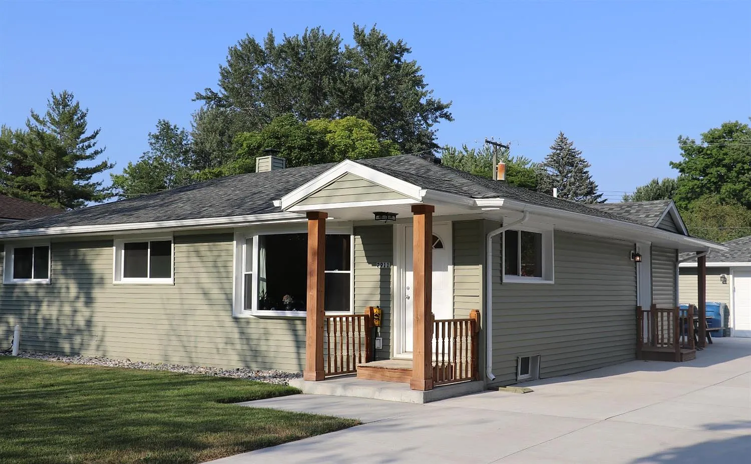 2911 Dalton Ave photo 1