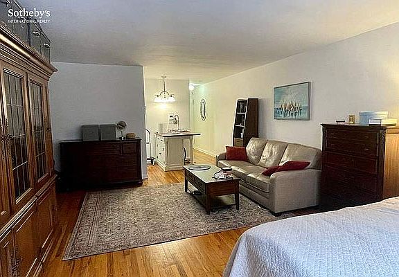 2nd image of 41 W 71st St APT 2D