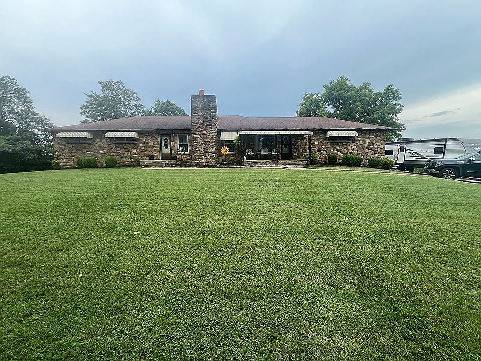1st image of 319 8th Street Rd