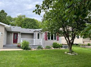 490 43rd Ave NW, Rochester, MN 55901