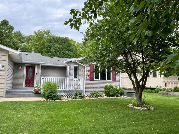 490 43rd Ave NW, Rochester, MN 55901