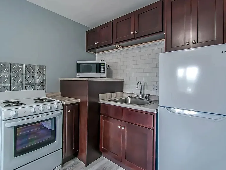 202 Woodruff St — Photo 4
