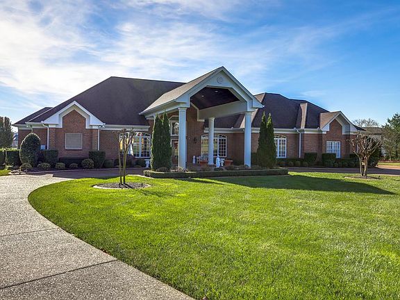 4th image of 819 Legends Glen Ct
