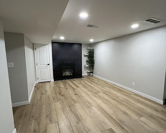 5th image of 2901 S Katherine Cir