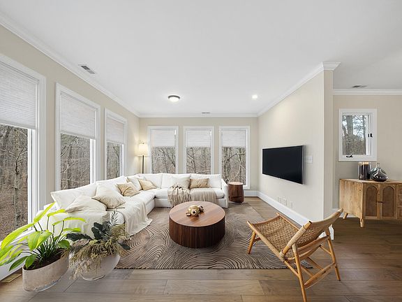 5th image of 3401 Seven Springs Rd