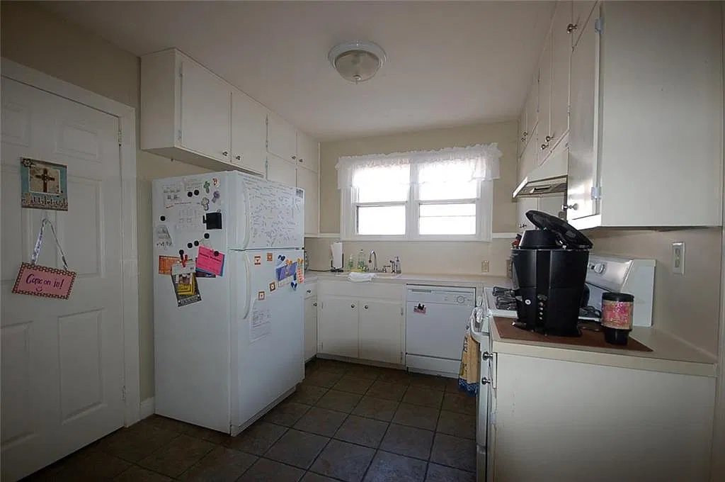 4 bed, 2.0 bath, 1508 sqft, $3,600 — Photo 4