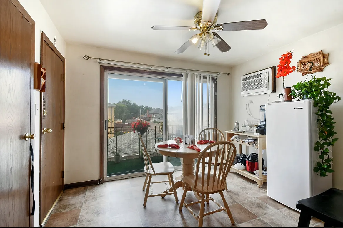 Building Photo - 5130 W 87th St