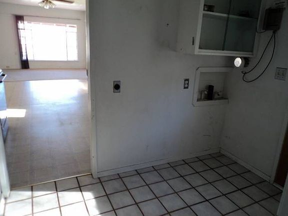 laundry to dining area