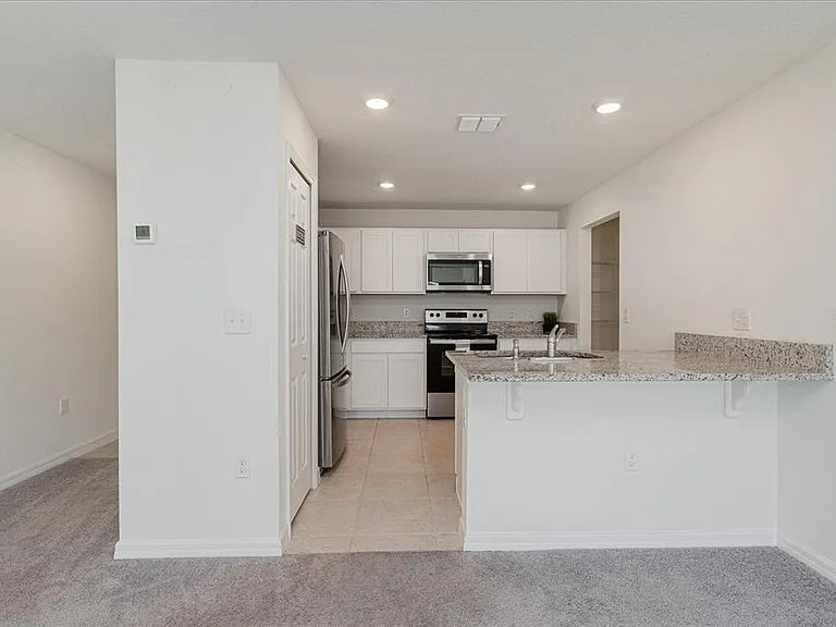 352 Towns Cir — Photo 5