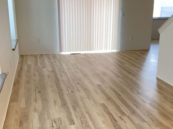 3rd image of 1549-1551 Hartell St #1549