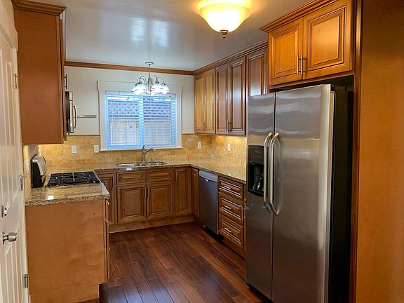 4th image of 737 Myrtle St