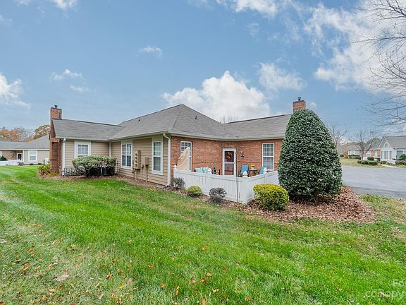 4th image of 8057 Sultana Cir