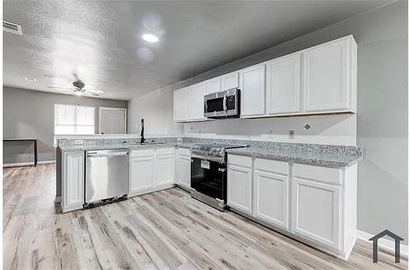 Building Photo - 2321 Terrace Dr #D