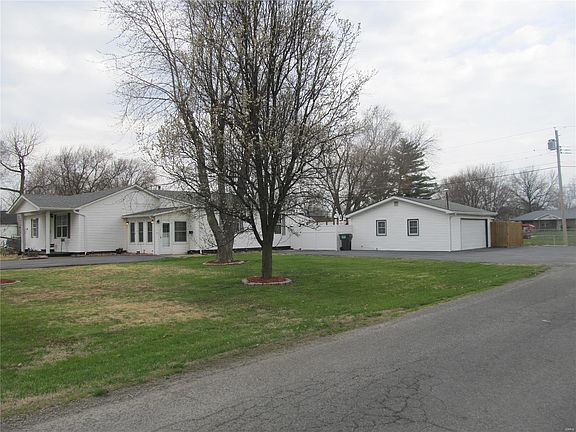 4th image of 663 Margaret Ave
