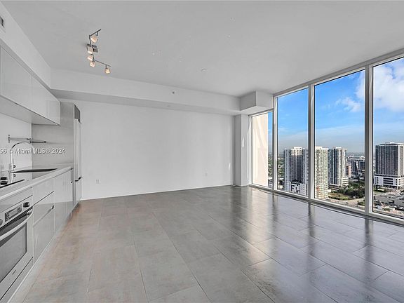 4th image of 1040 Biscayne Blvd APT 3205