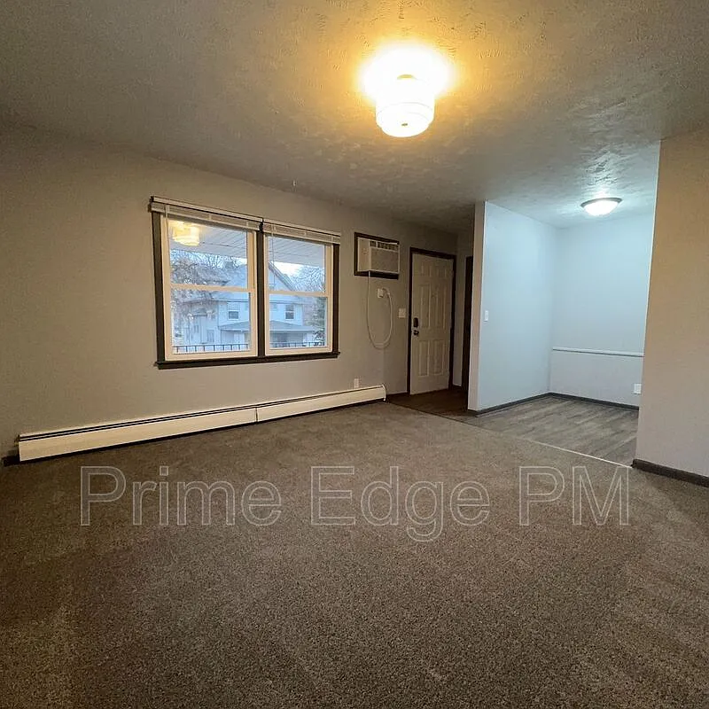 1 bed, 1.0 bath, $745 — Photo 4