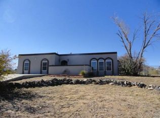 215 2nd St SE, Rio Rancho, NM 87124