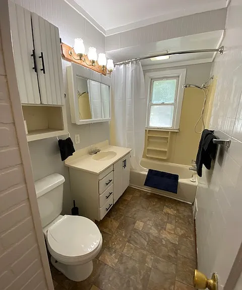 942 Frederick Ave NW — Photo 13