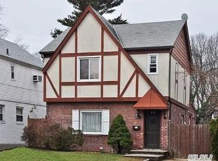 7924 208th St, Hollis Hills, NY 11364