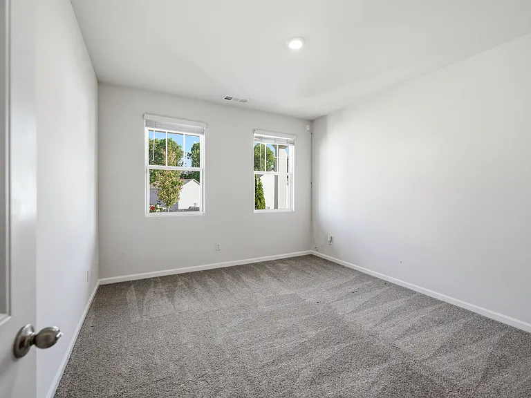 582 Walnut Grove Way — Photo 29