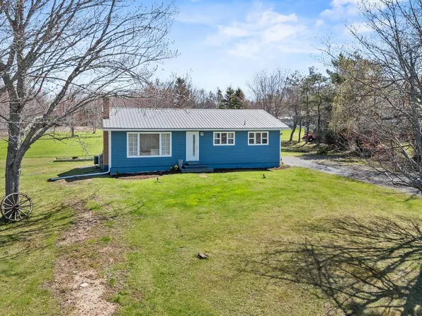544 Lake Rd, Noel, NS B0N 1T0