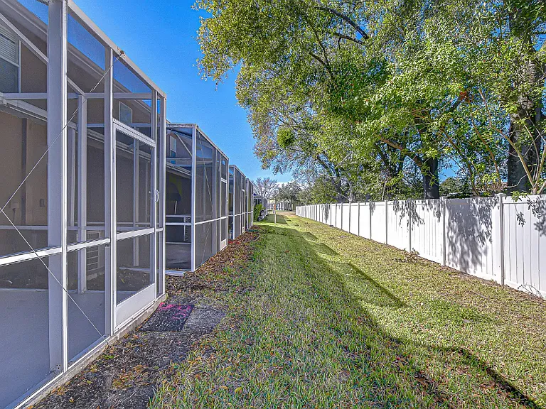 10720 Chesham Hill Ct — Photo 22
