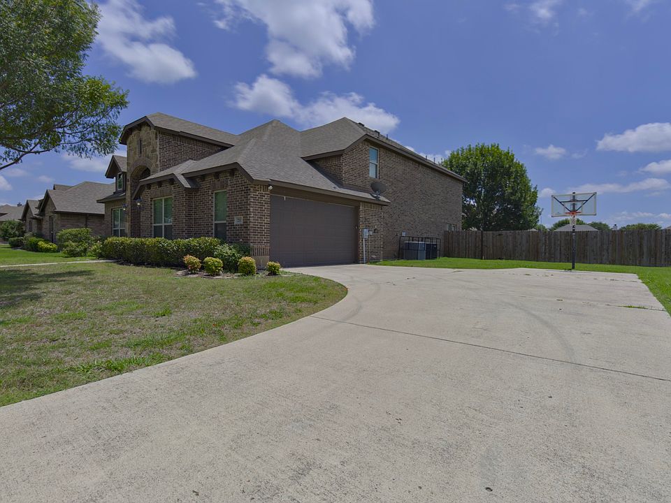 1st image of 210 Debbie Way