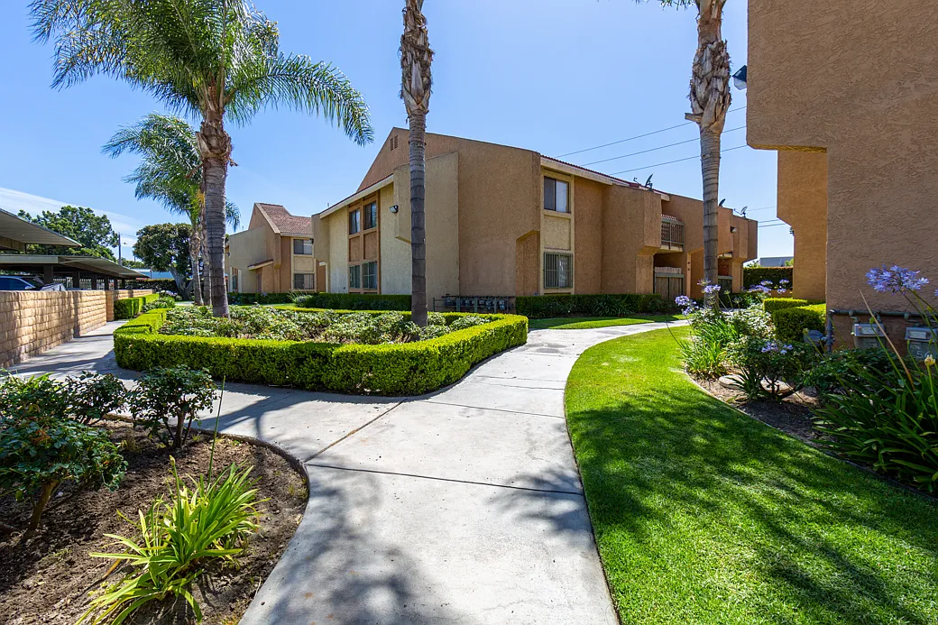 Compton Holdings — Photo 1