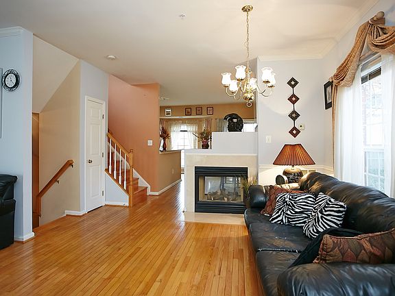 3rd image of 6090 Madison Pointe Ct