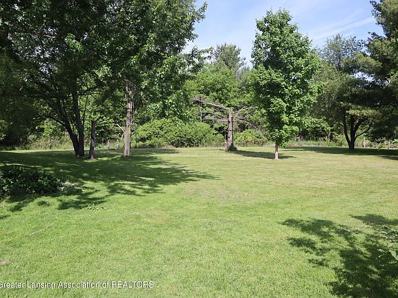 4th image of 2843 Spruce Rd