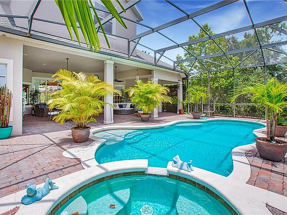 3rd image of 14215 Oakwood Cove Ln