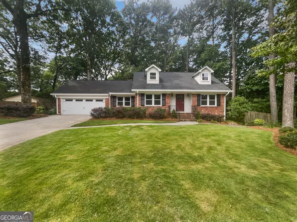 4023 Oak Crest Dr, Tucker, GA 30084