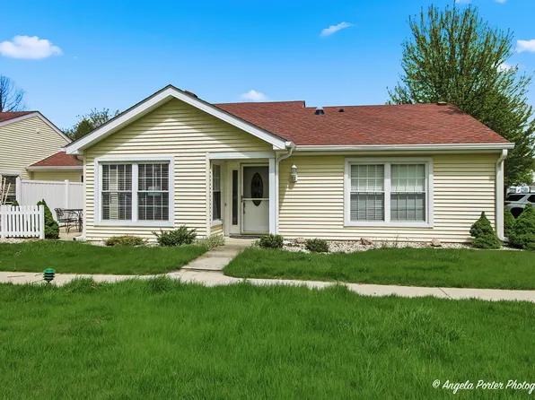 7201 Hastings Cir #332, Fox Lake, IL 60020