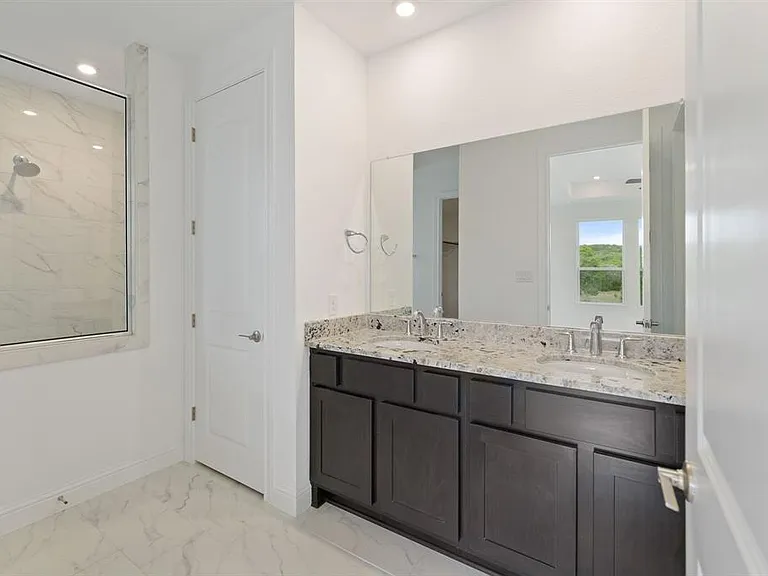 1045 Villa Rialto Vw — Photo 17